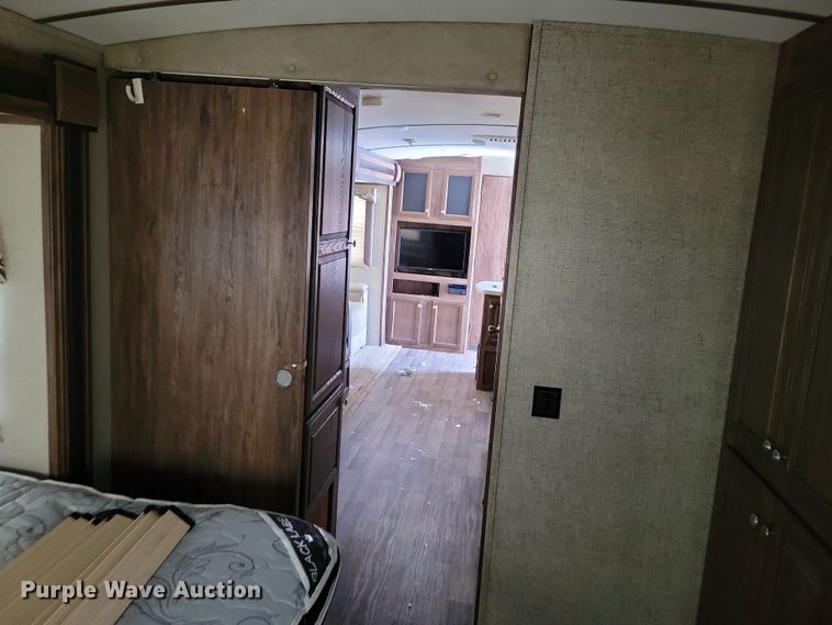 image for item NB9880 2017 Keystone Cougar camper