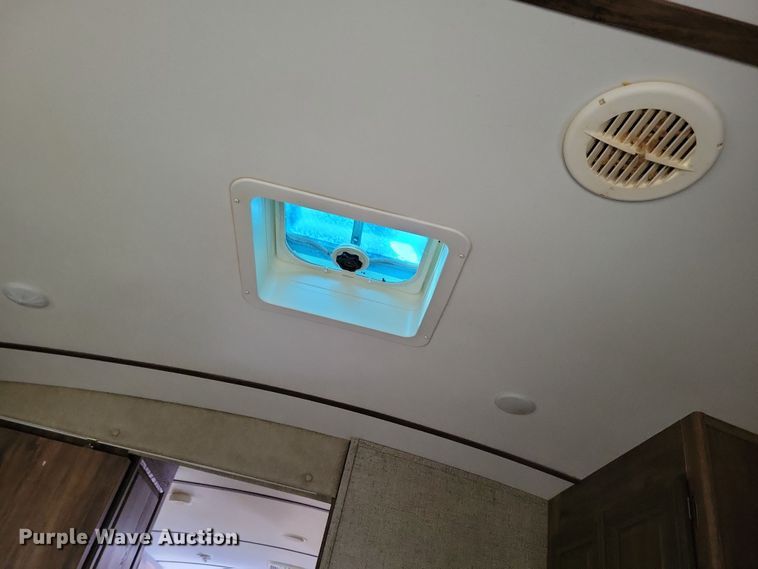 image for item NB9880 2017 Keystone Cougar camper