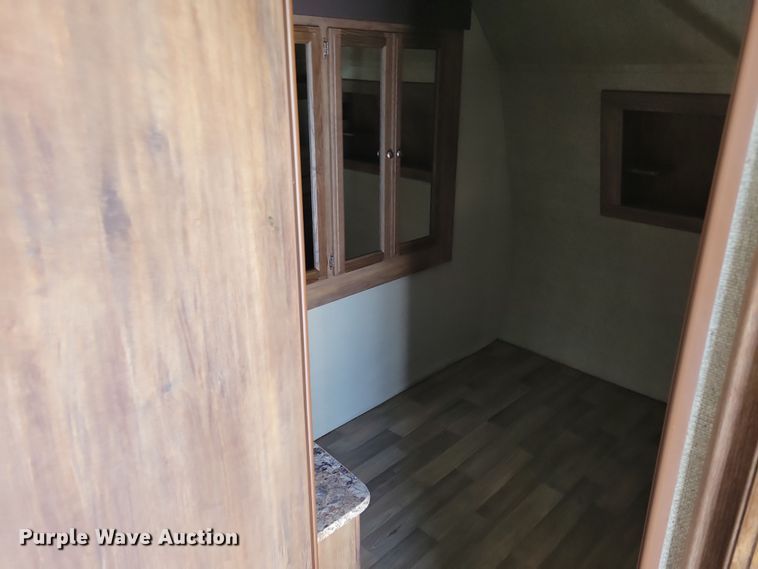 image for item NB9880 2017 Keystone Cougar camper