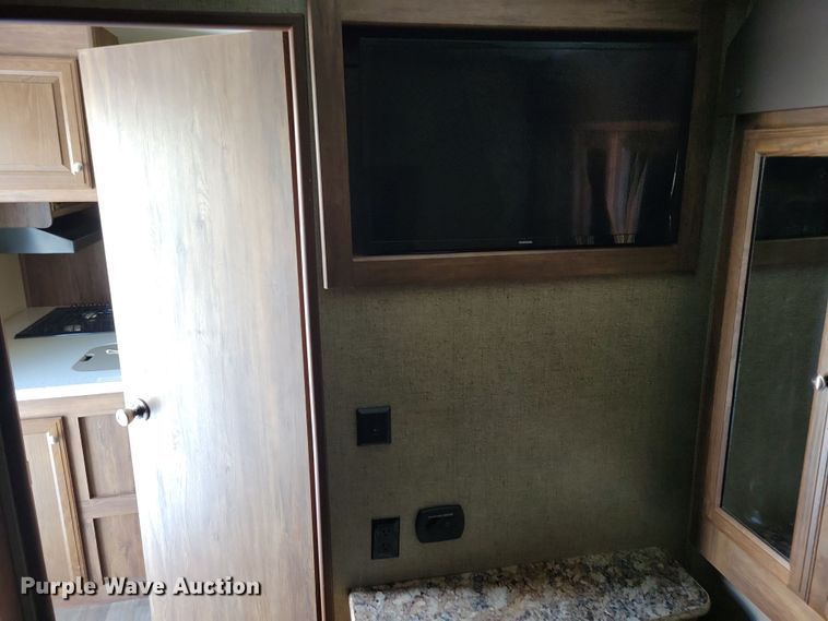 image for item NB9880 2017 Keystone Cougar camper