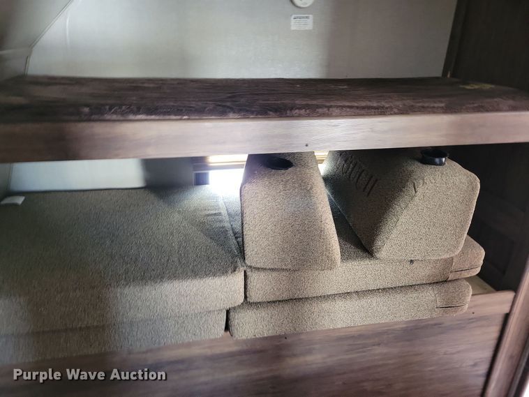 image for item NB9880 2017 Keystone Cougar camper