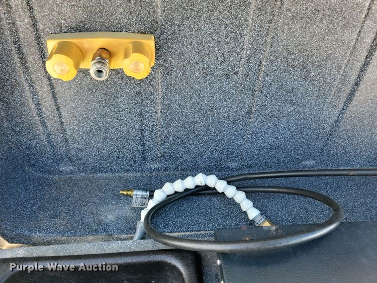 image for item NB9883 2017 Keystone Outback camper