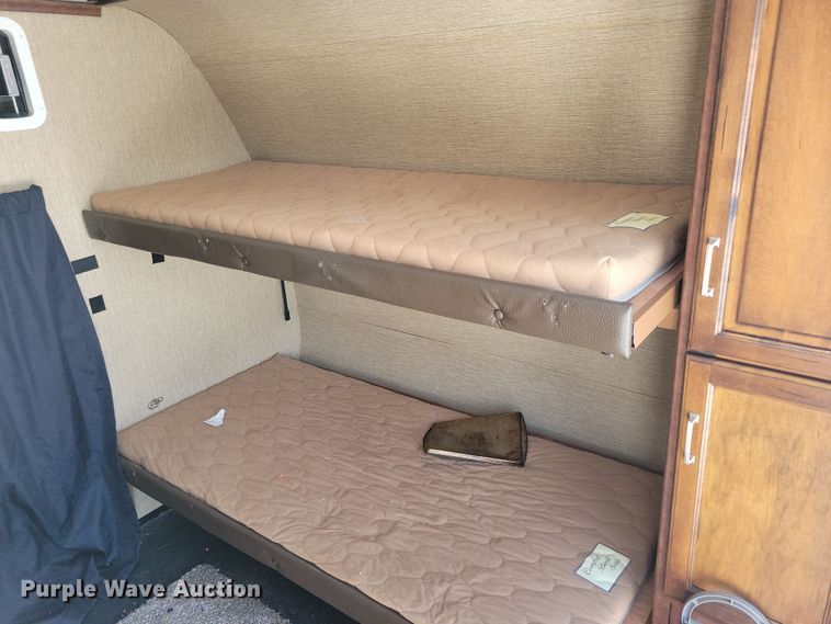 image for item NB9883 2017 Keystone Outback camper