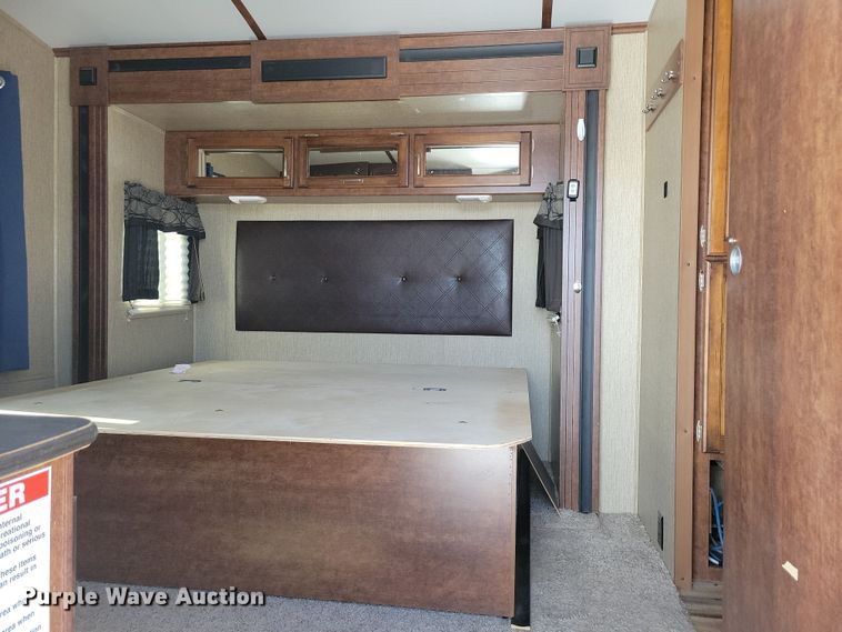 image for item NB9883 2017 Keystone Outback camper