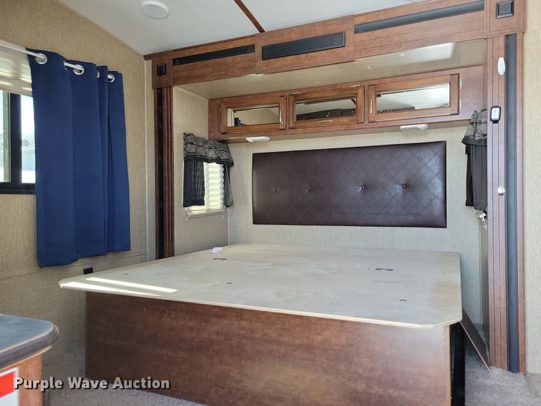 image for item NB9883 2017 Keystone Outback camper