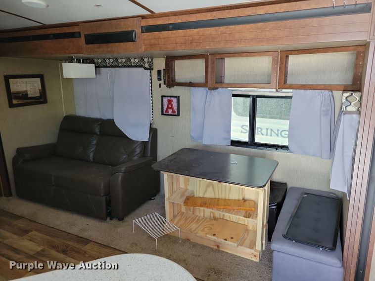 image for item NB9883 2017 Keystone Outback camper