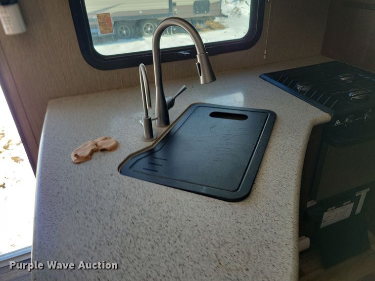 image for item NB9883 2017 Keystone Outback camper