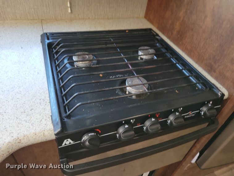 image for item NB9883 2017 Keystone Outback camper