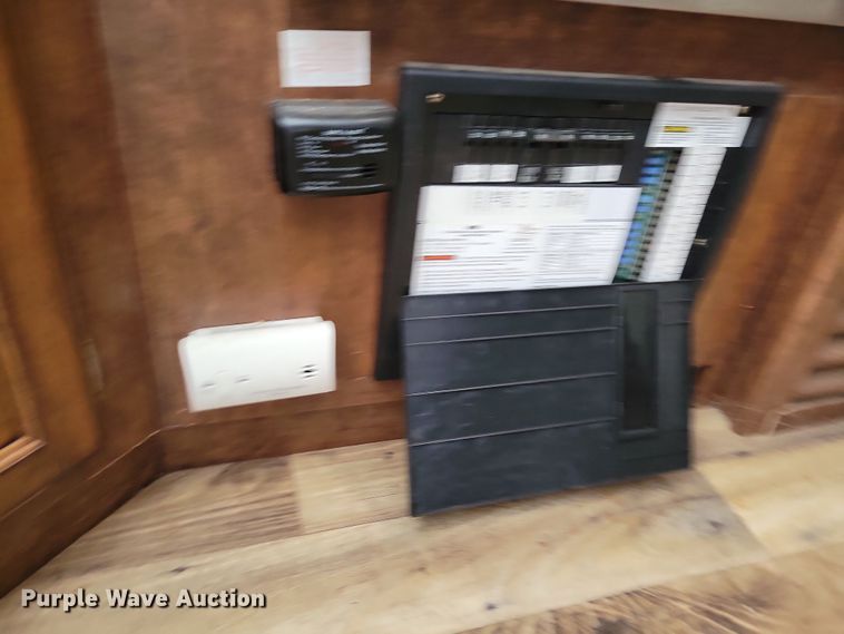 image for item NB9883 2017 Keystone Outback camper