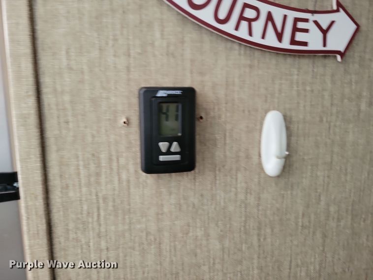 image for item NB9883 2017 Keystone Outback camper