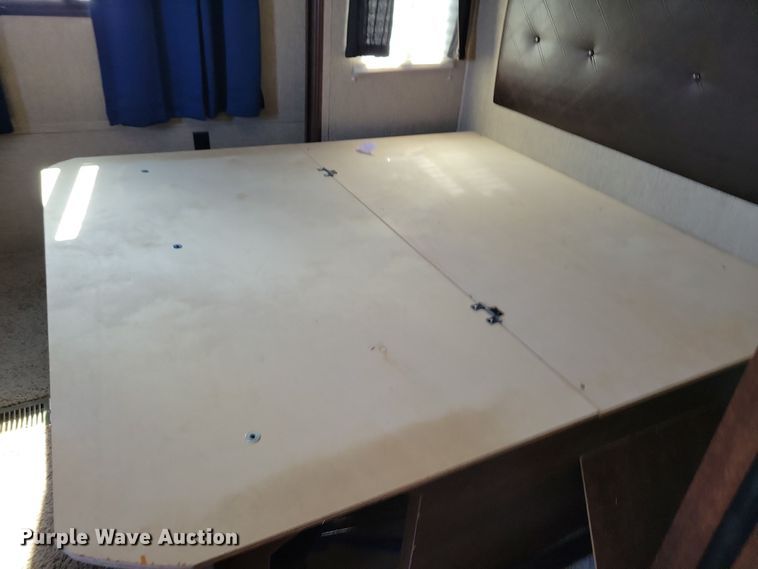 image for item NB9883 2017 Keystone Outback camper