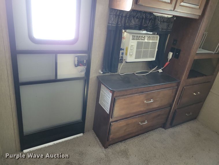 image for item NB9883 2017 Keystone Outback camper