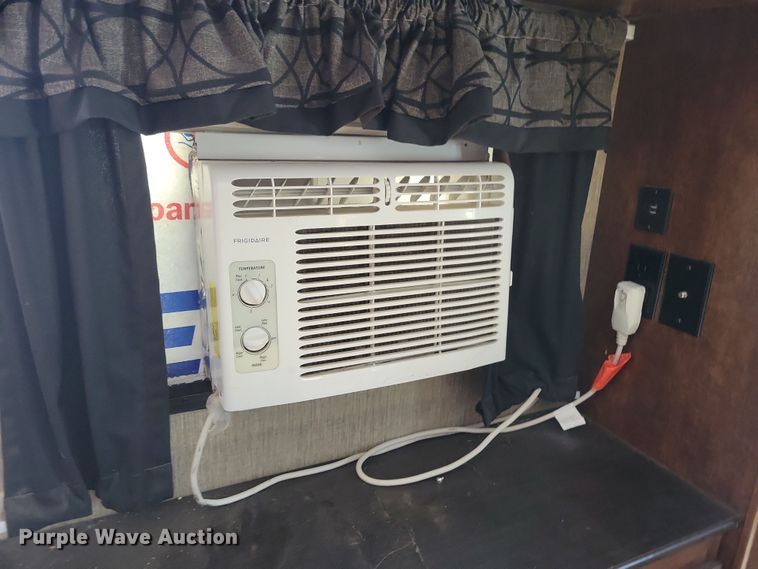 image for item NB9883 2017 Keystone Outback camper