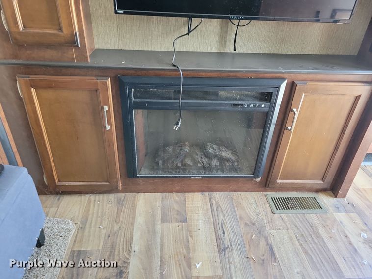 image for item NB9883 2017 Keystone Outback camper