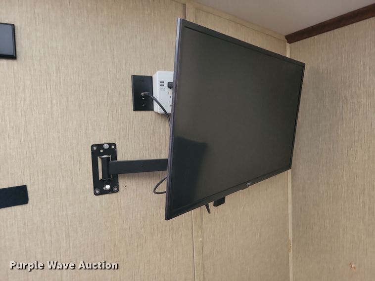 image for item NB9883 2017 Keystone Outback camper