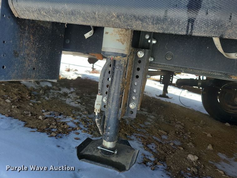 image for item NB9883 2017 Keystone Outback camper