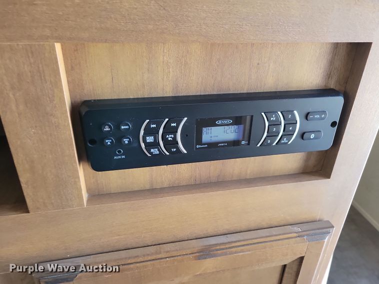 image for item NB9885 2017 Forest River Coachman Apex camper