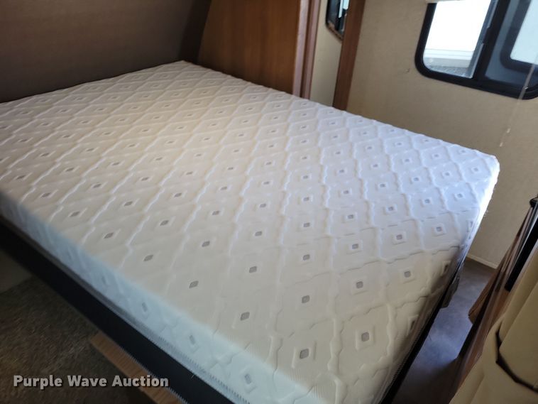 image for item NB9885 2017 Forest River Coachman Apex camper