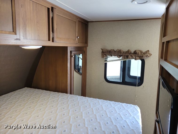 image for item NB9885 2017 Forest River Coachman Apex camper