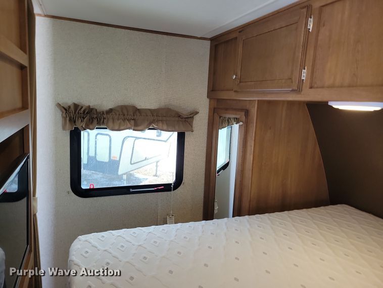 image for item NB9885 2017 Forest River Coachman Apex camper