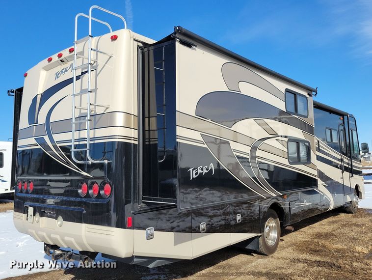image for item NB9888 2010 Fleetwood Terra RV
