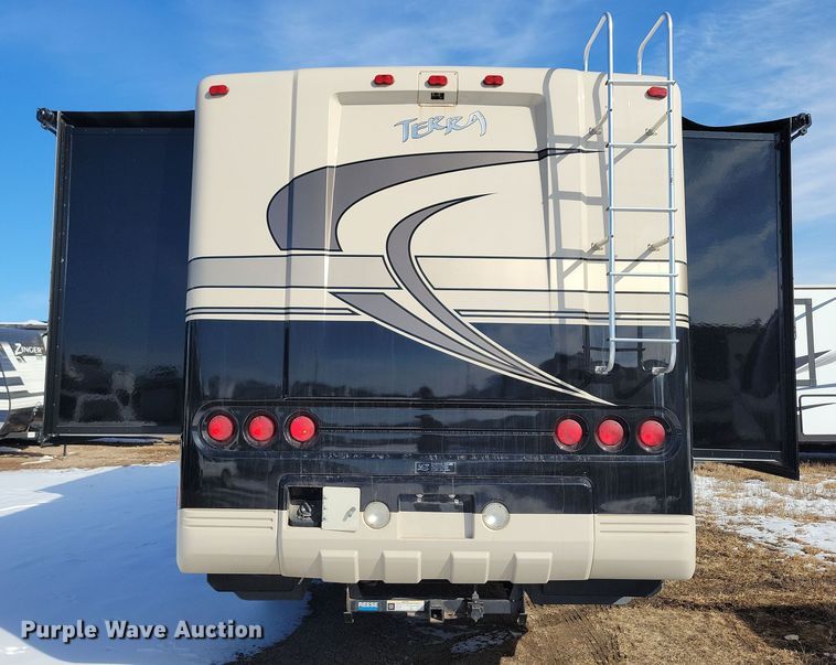 image for item NB9888 2010 Fleetwood Terra RV