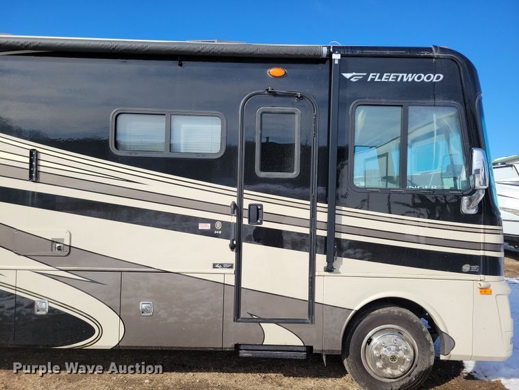 image for item NB9888 2010 Fleetwood Terra RV
