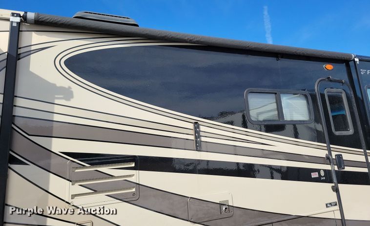 image for item NB9888 2010 Fleetwood Terra RV