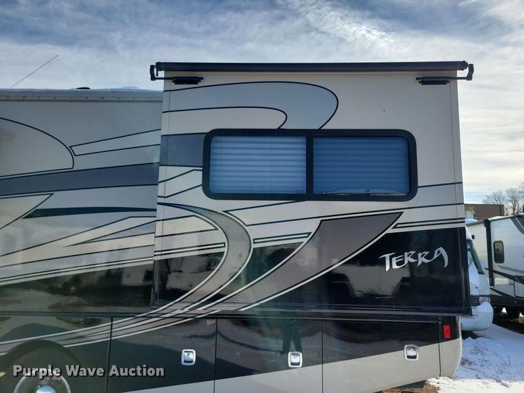 image for item NB9888 2010 Fleetwood Terra RV