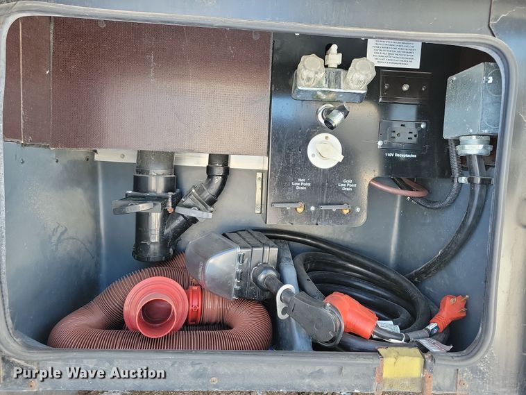 image for item NB9888 2010 Fleetwood Terra RV