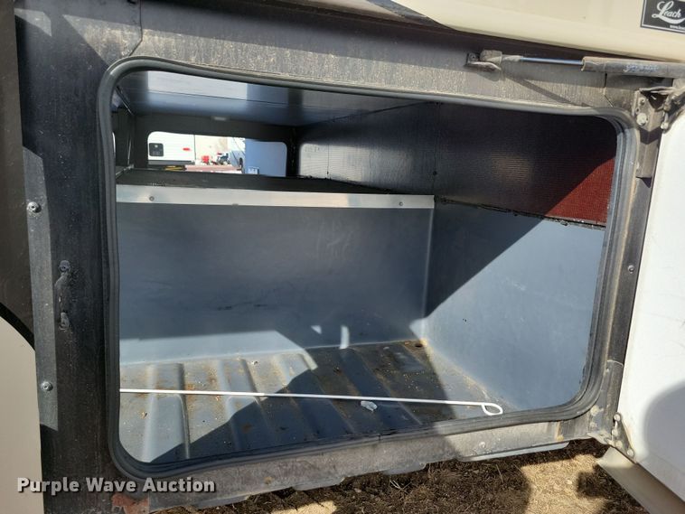 image for item NB9888 2010 Fleetwood Terra RV