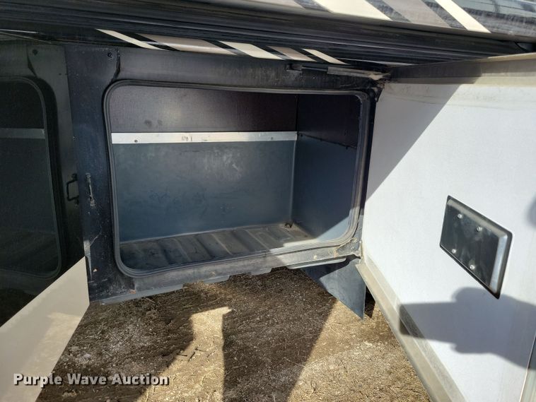 image for item NB9888 2010 Fleetwood Terra RV