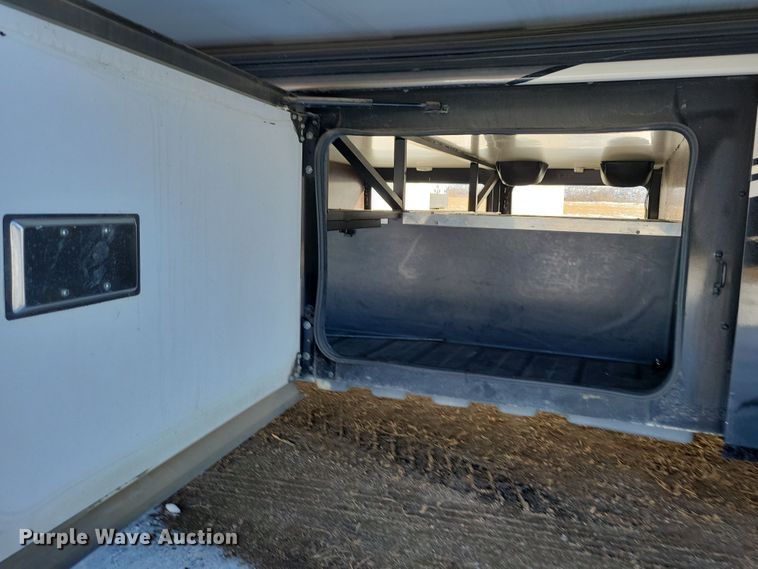 image for item NB9888 2010 Fleetwood Terra RV