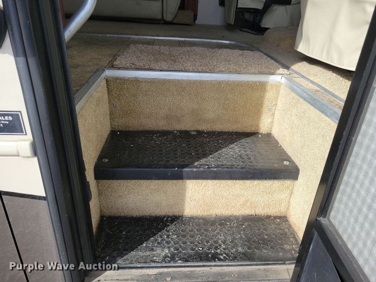 image for item NB9888 2010 Fleetwood Terra RV