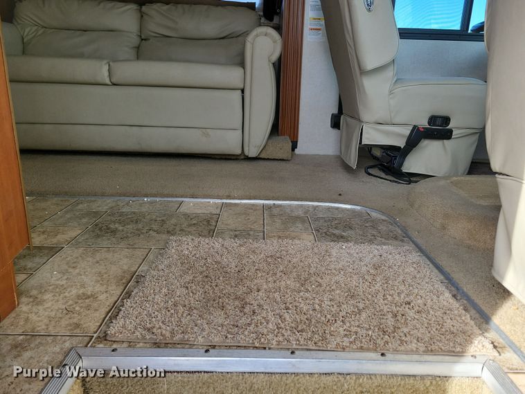 image for item NB9888 2010 Fleetwood Terra RV