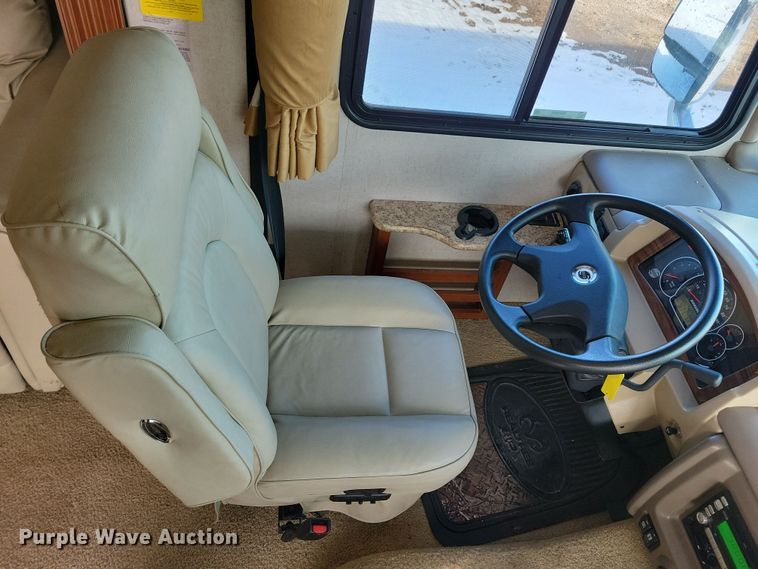 image for item NB9888 2010 Fleetwood Terra RV