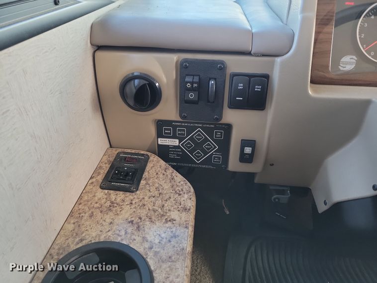 image for item NB9888 2010 Fleetwood Terra RV