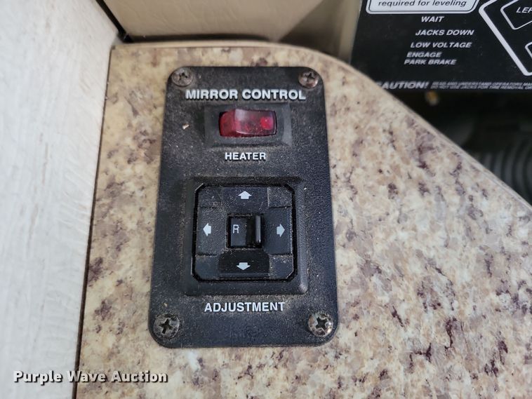 image for item NB9888 2010 Fleetwood Terra RV