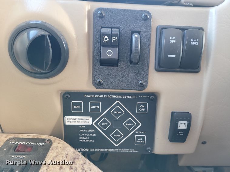 image for item NB9888 2010 Fleetwood Terra RV