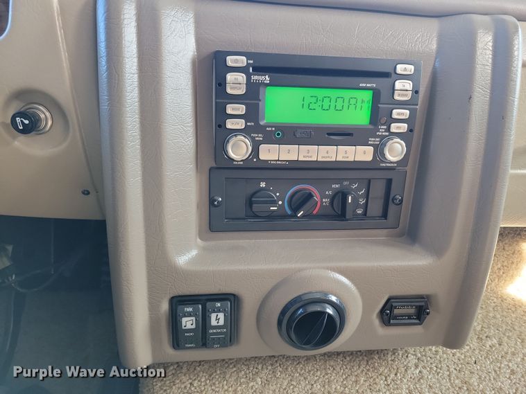 image for item NB9888 2010 Fleetwood Terra RV