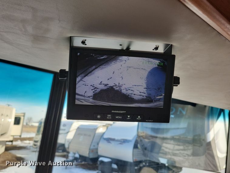 image for item NB9888 2010 Fleetwood Terra RV