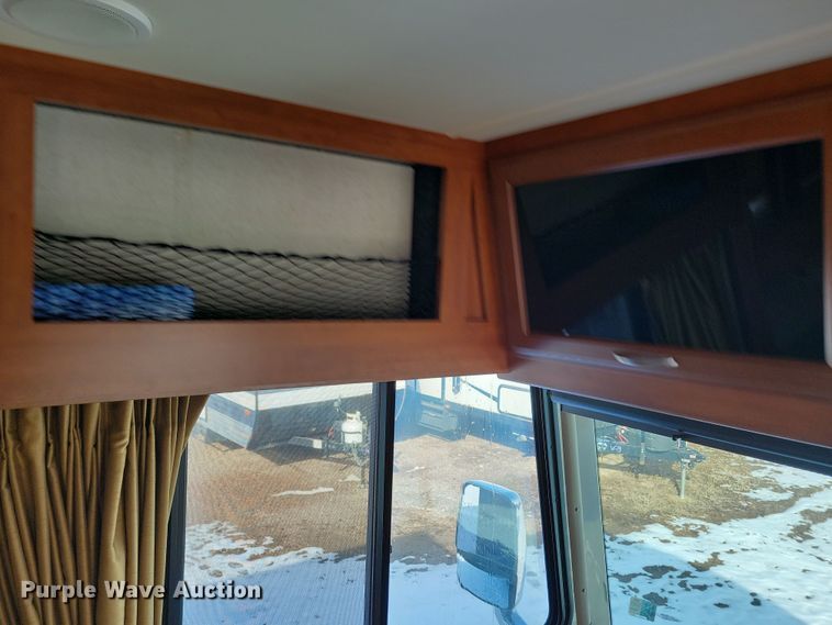 image for item NB9888 2010 Fleetwood Terra RV