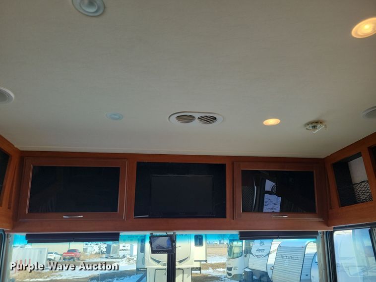 image for item NB9888 2010 Fleetwood Terra RV