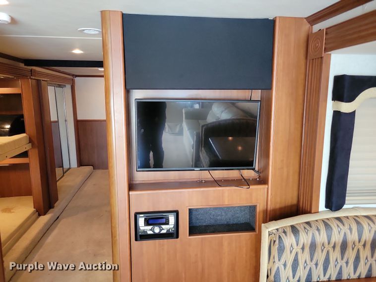 image for item NB9888 2010 Fleetwood Terra RV