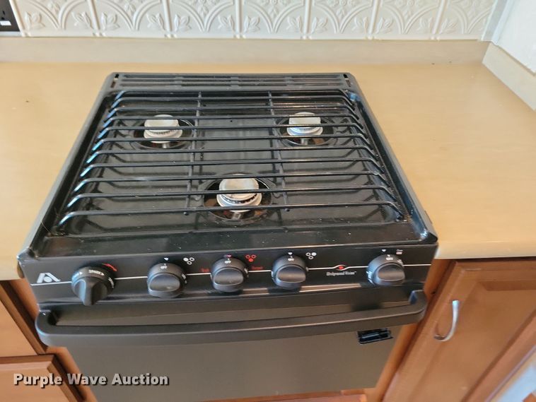 image for item NB9888 2010 Fleetwood Terra RV