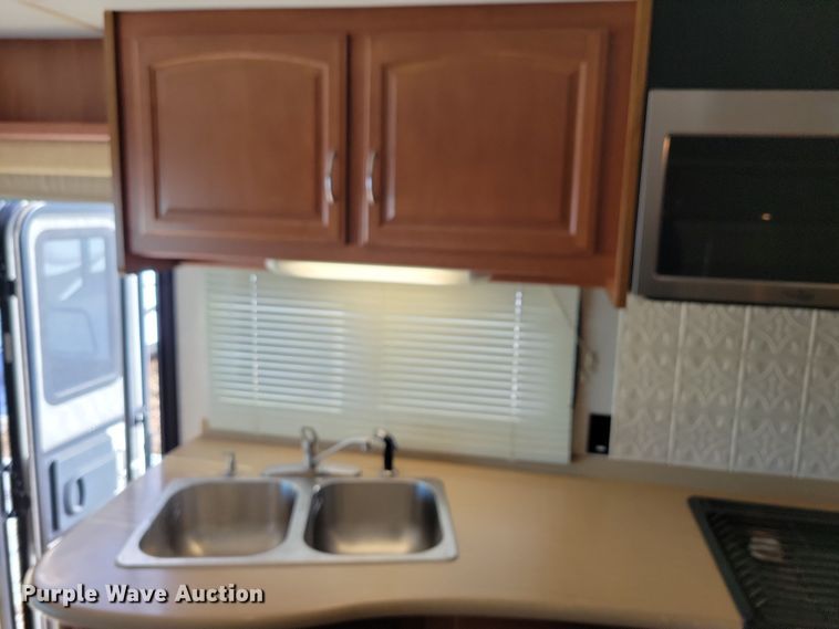 image for item NB9888 2010 Fleetwood Terra RV