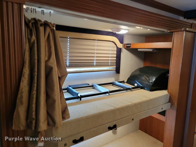 image for item NB9888 2010 Fleetwood Terra RV