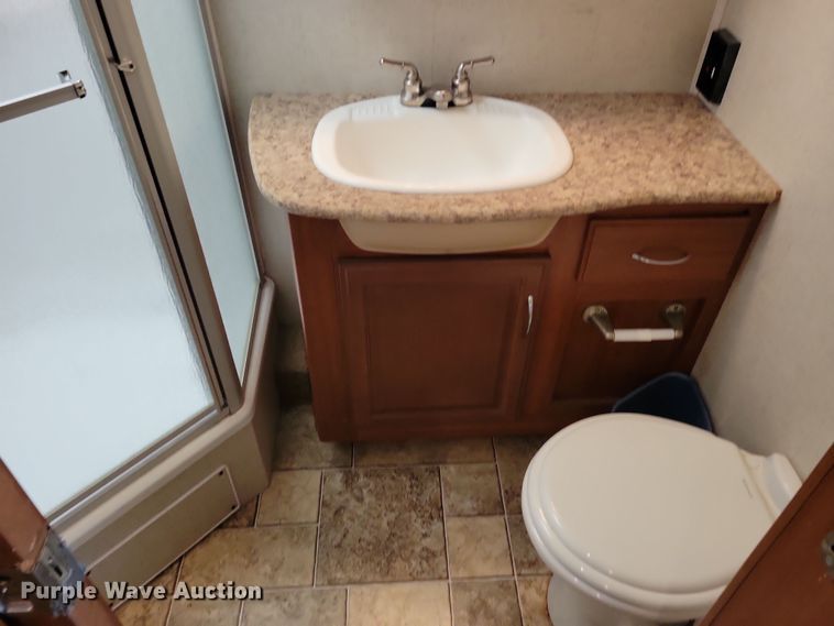 image for item NB9888 2010 Fleetwood Terra RV