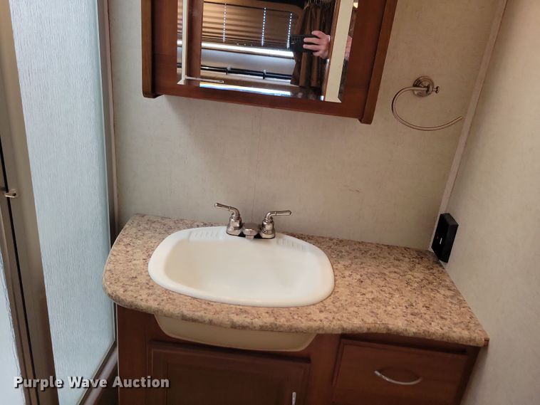 image for item NB9888 2010 Fleetwood Terra RV