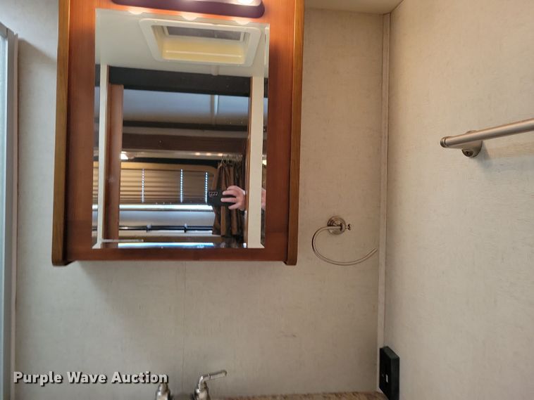 image for item NB9888 2010 Fleetwood Terra RV